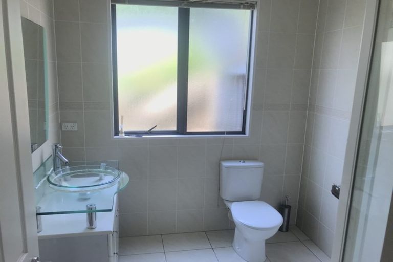 Photo of property in 132 Hugh Green Drive, Pinehill, Auckland, 0632