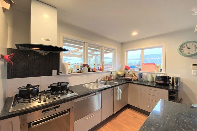 Photo of property in 140 Ennis Avenue, Pakuranga Heights, Auckland, 2010