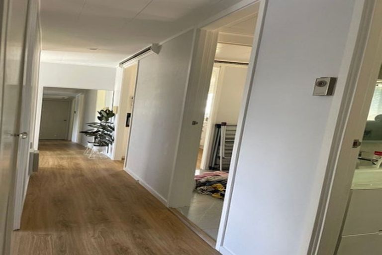 Photo of property in 419 Don Buck Road, Massey, Auckland, 0614