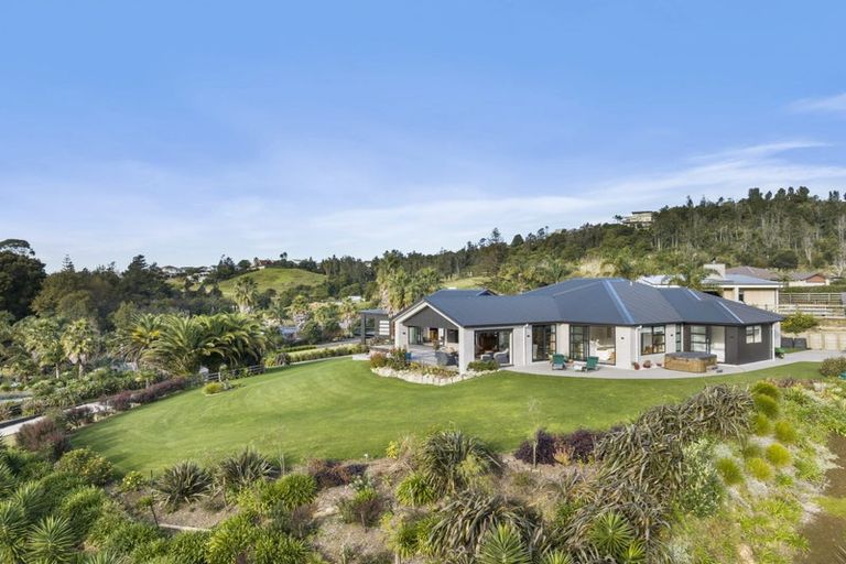 Photo of property in 19 Titoki Lane, Whangamata, 3691