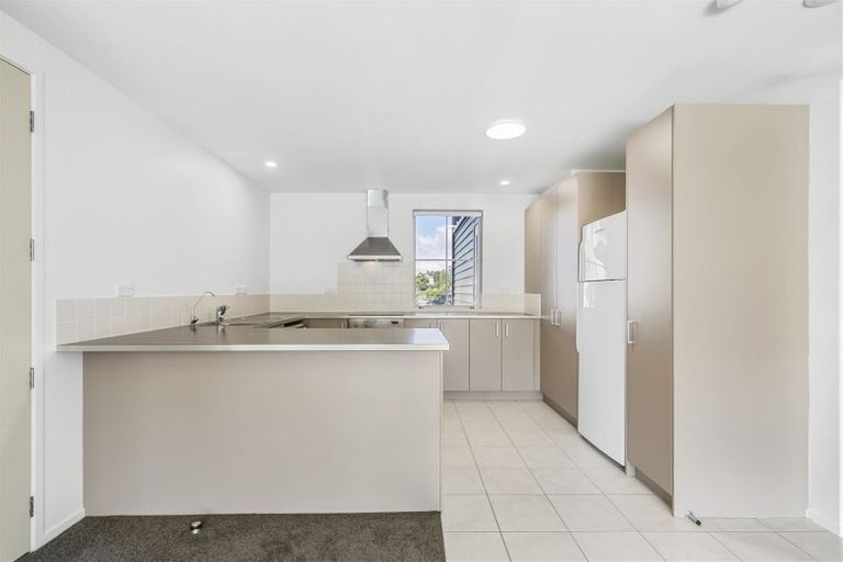 Photo of property in 2/23 Opito Way, East Tamaki, Auckland, 2013
