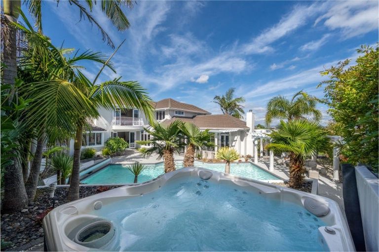 Photo of property in 38 Anaheim Boulevard, Shamrock Park, Auckland, 2016