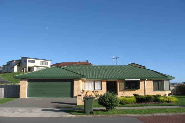 Photo of property in 2 Lorna Irene Drive, Raumati South, Paraparaumu, 5032