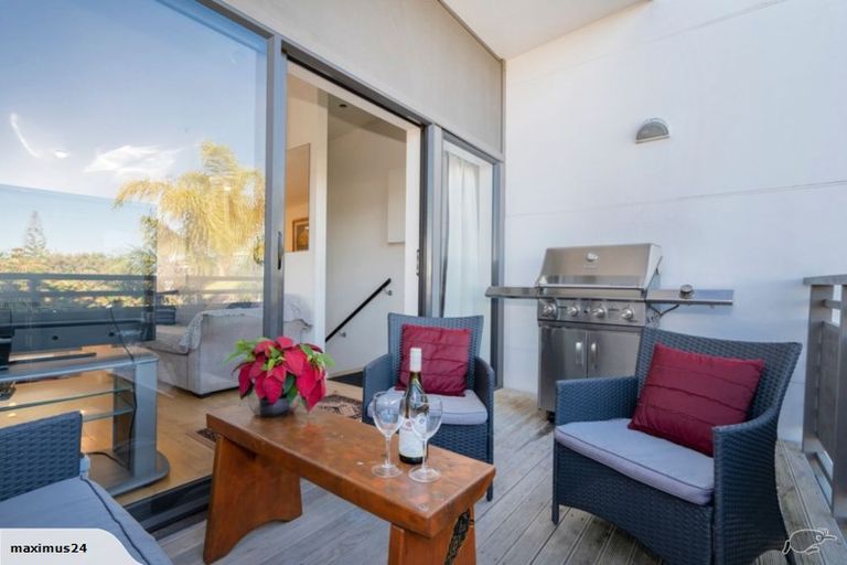 Photo of property in 27/1 Centennial Drive, Whitianga, 3510