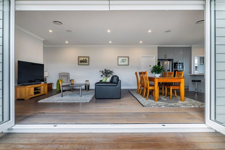 Photo of property in 15 Flavell Drive, Orewa, 0931