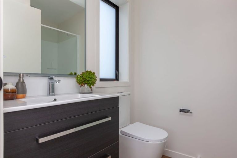 Photo of property in 77 Amohia Street, Paraparaumu, 5032