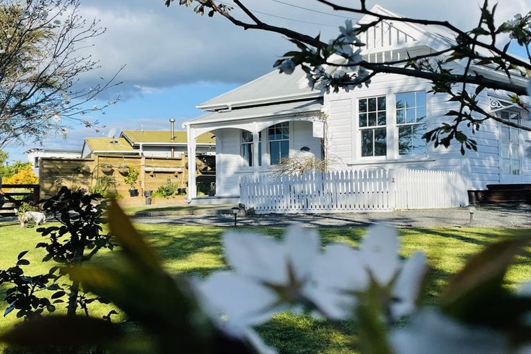 Photo of property in 23 Main Road, Raglan, 3225