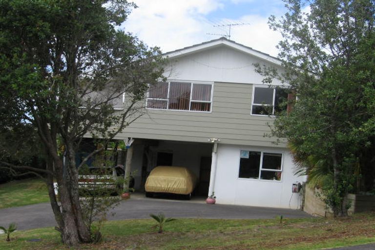 Photo of property in 12 Theban Place, Totara Vale, Auckland, 0629