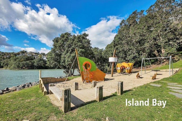 Photo of property in 3/5 Monte Cassino Place, Birkdale, Auckland, 0626