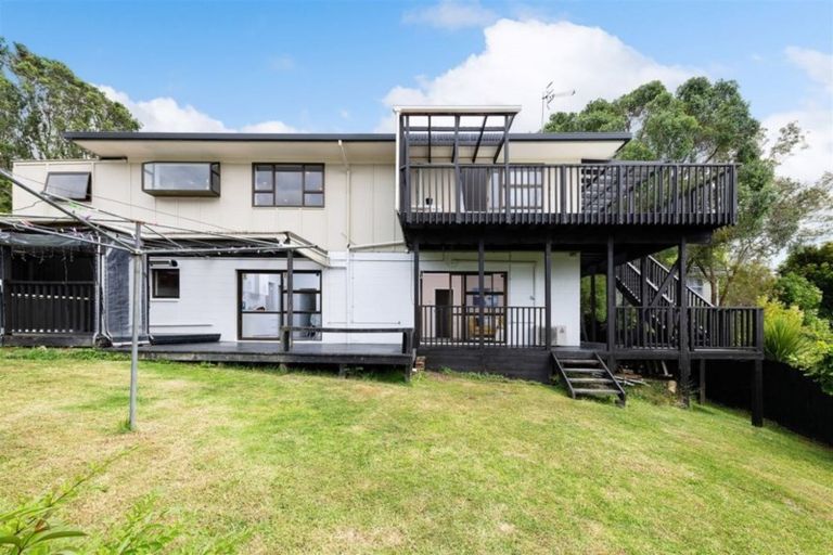 Photo of property in 13 Chrome Place, Henderson, Auckland, 0612