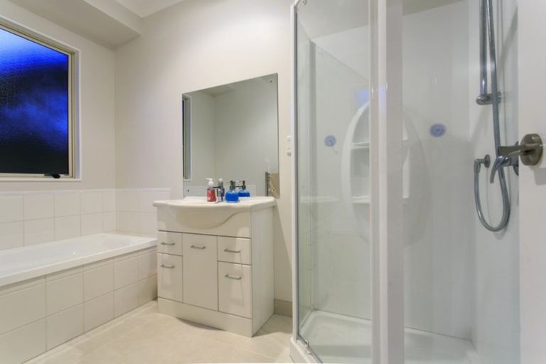 Photo of property in 7 Admirals Court Drive, Greenhithe, Auckland, 0632