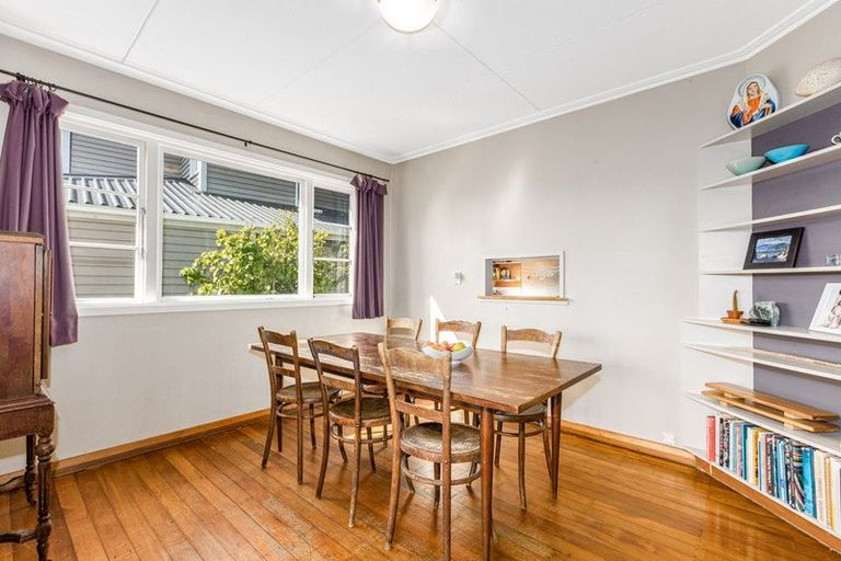 Photo of property in 139 Townsend Road, Miramar, Wellington, 6022