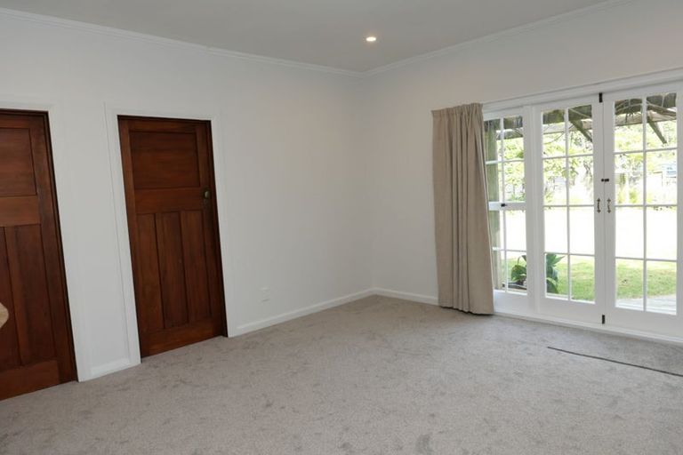 Photo of property in 3 Hemara Street, Waikanae Beach, Waikanae, 5036