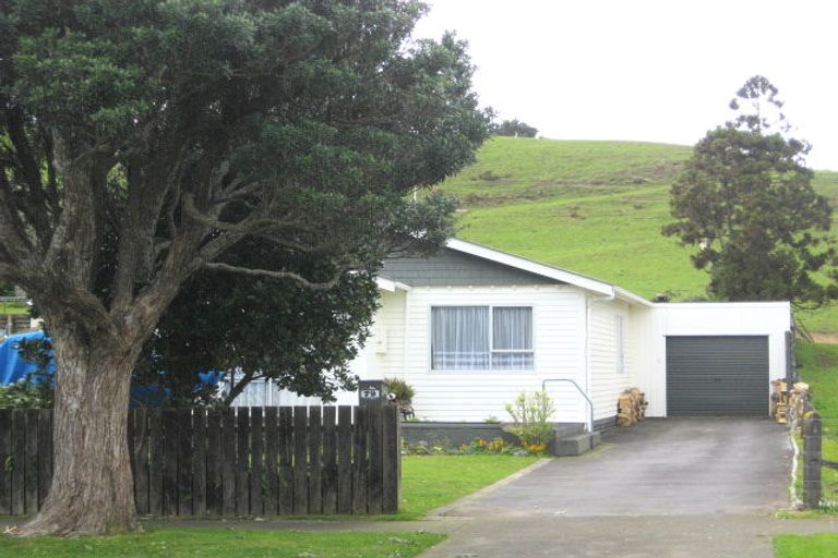 Photo of property in 79 Pioneer Road, Moturoa, New Plymouth, 4310