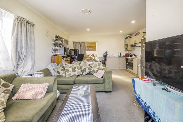 Photo of property in 2 Dunaff Place, Flat Bush, Auckland, 2019