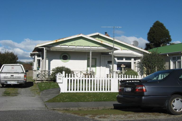 Photo of property in 96 Hall Street, Hokitika, 7810