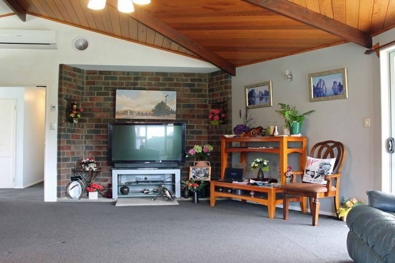 Photo of property in 74 Henwood Road, Paraite, New Plymouth, 4372