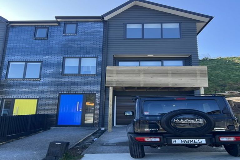 Photo of property in 15 Holystone Road, Whitby, Porirua, 5024