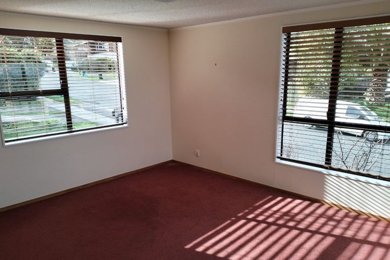 Photo of property in 16 Chestnut Grove, Maungaraki, Lower Hutt, 5010