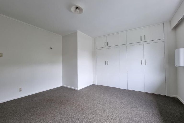 Photo of property in 5a Randwick Road, Northland, Wellington, 6012