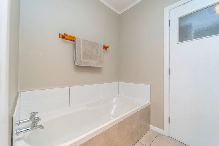 Photo of property in 8 Puriri Crescent, Lansdowne, Masterton, 5810