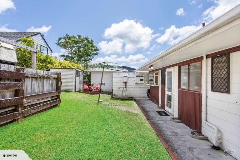 Photo of property in 2/28 Salisbury Road, Birkdale, Auckland, 0626