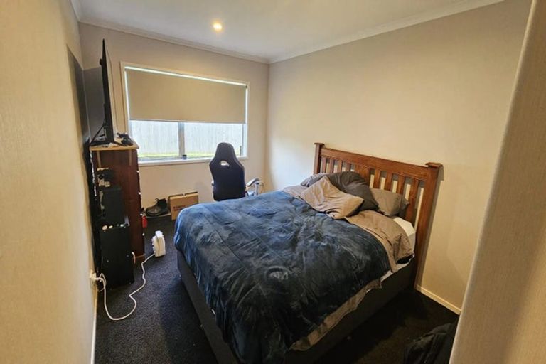 Photo of property in 10 Garrett Drive, Whalers Gate, New Plymouth, 4310