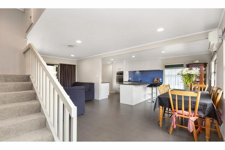 Photo of property in 30 Pulham Crescent, Queenwood, Hamilton, 3210