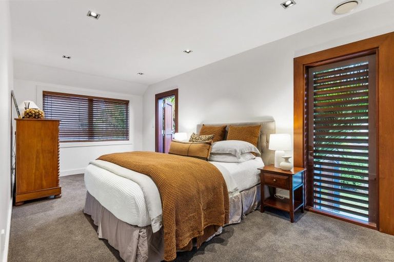Photo of property in 8 Musick Point Road, Bucklands Beach, Auckland, 2012