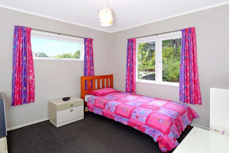 Photo of property in 56 Saffron Street, Birkdale, Auckland, 0626