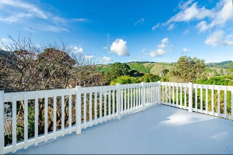 Photo of property in 28 Forest Road, Raumati South, Paraparaumu, 5032