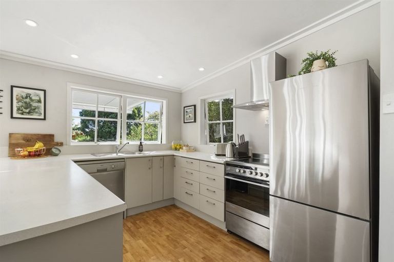 Photo of property in 7 Rodney Road, Northcote Point, Auckland, 0627