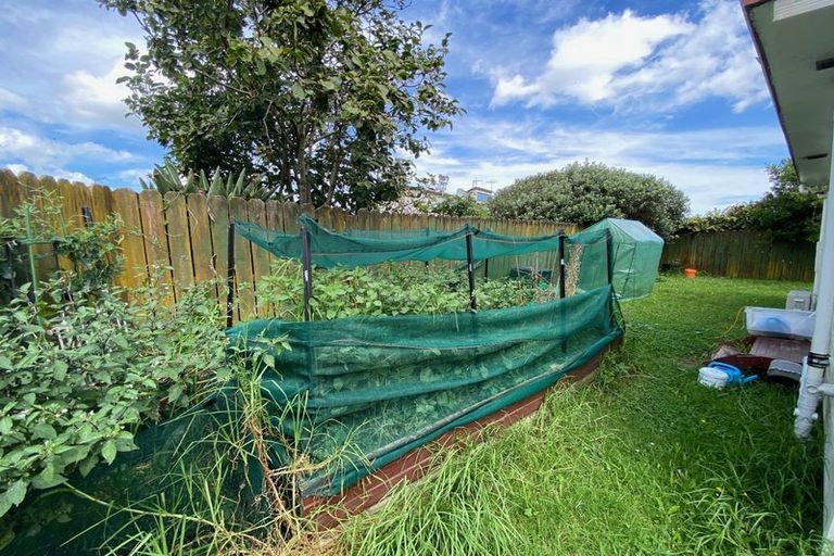 Photo of property in 8b Greenstone Place, Clover Park, Auckland, 2019