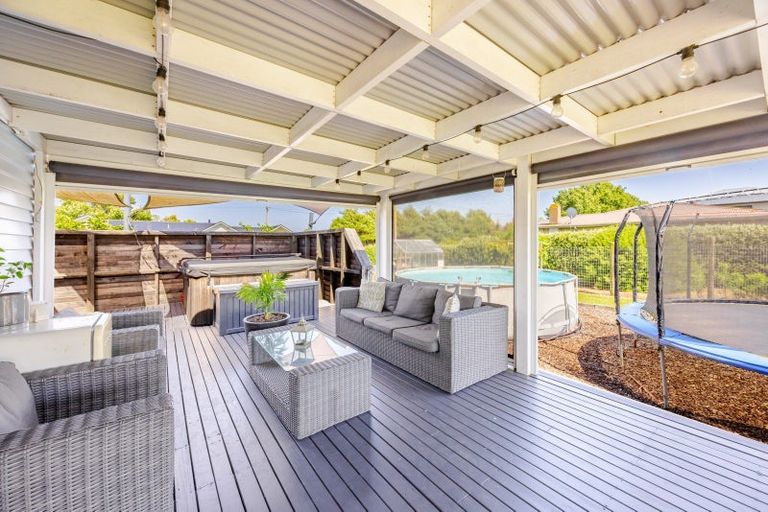 Photo of property in 21 Pitt Street, Clive, 4102