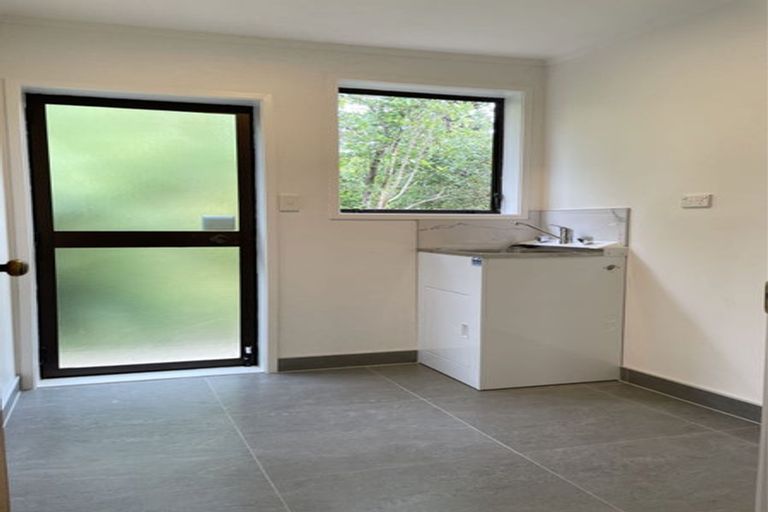 Photo of property in 2/84a Avonleigh Road, Green Bay, Auckland, 0604