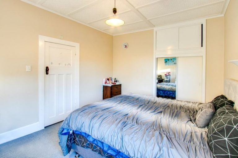 Photo of property in 28 Bowling Road, Greenmeadows, Napier, 4112