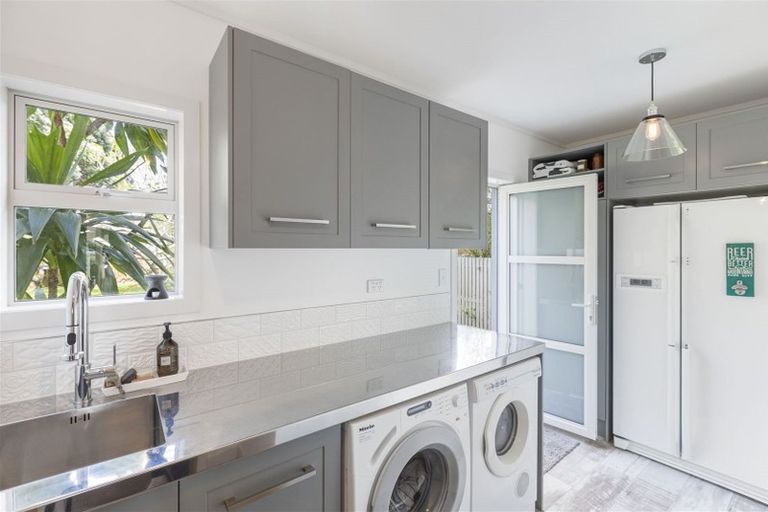 Photo of property in 68 Laurence Street, Manly, Whangaparaoa, 0930