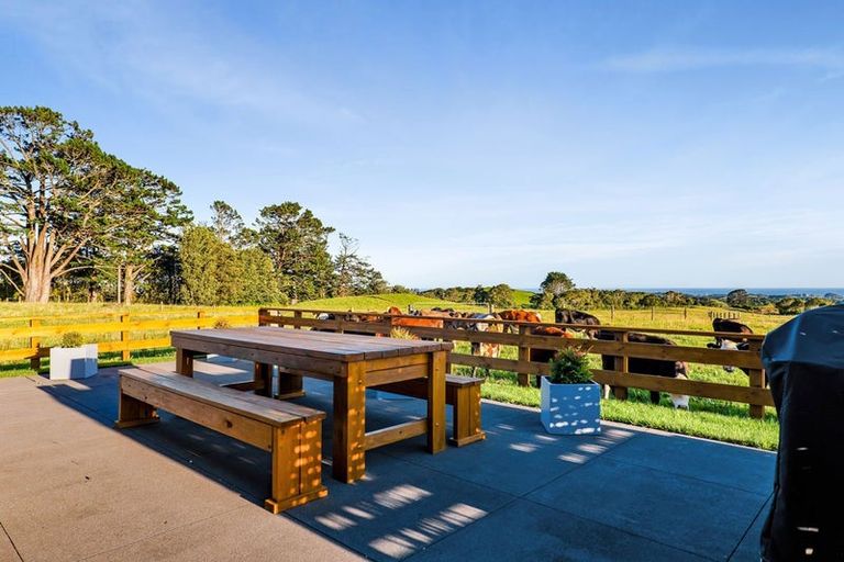 Photo of property in 1202 Frankley Road, Hurworth, New Plymouth, 4371