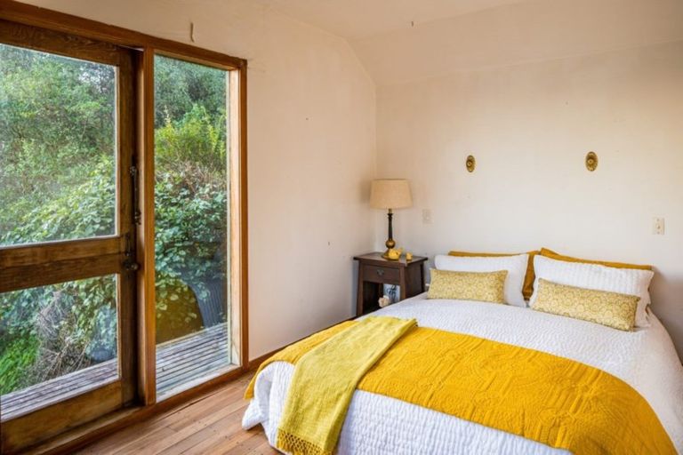 Photo of property in 95 Motuhara Road, Plimmerton, Porirua, 5026