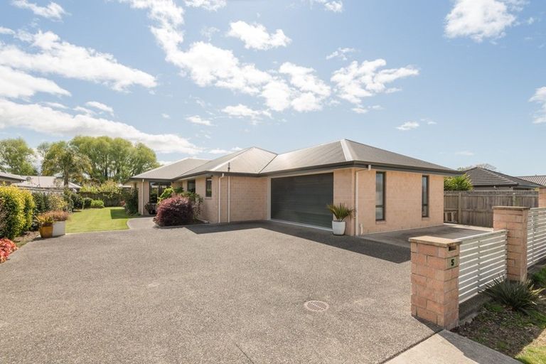 Photo of property in 5 Kitakita Grove, Motueka, 7120