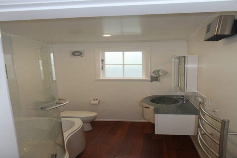 Photo of property in 36 Tamar Street, Island Bay, Wellington, 6023