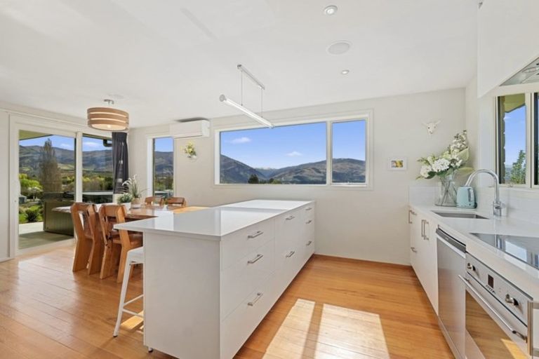 Photo of property in 21 Terrace Street, Nevis, Cromwell, 9384