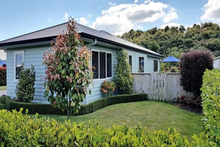 Photo of property in 39 Pukeko Way, Kinloch, Taupo, 3377