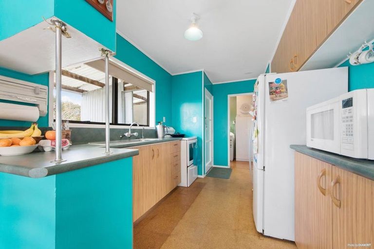 Photo of property in 12 Granville Drive, Massey, Auckland, 0614