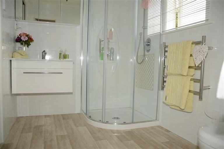 Photo of property in 6 Kingswood Road, Brookfield, Tauranga, 3110