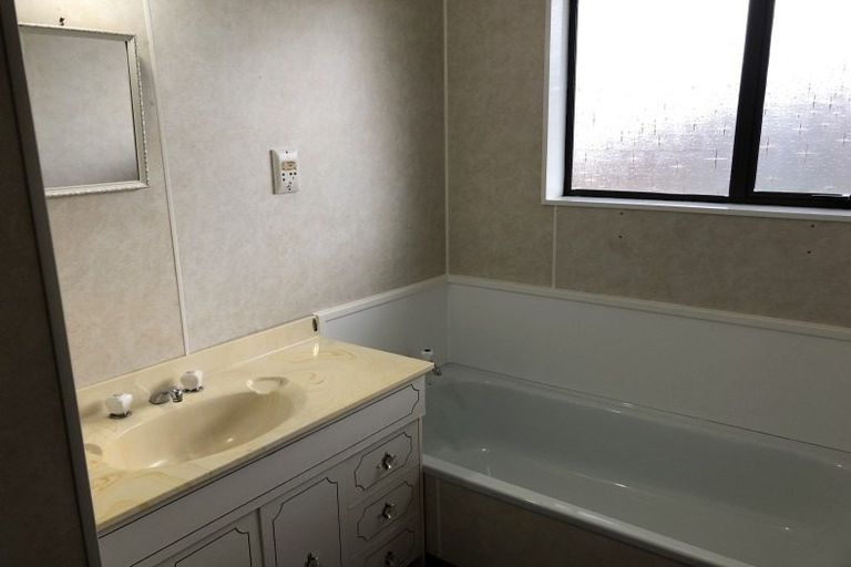 Photo of property in 22a Chippendale Crescent, Highbury, Palmerston North, 4412