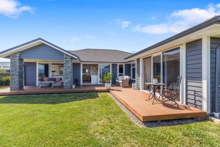 Photo of property in 9 Goldstone Place, Omokoroa, 3114