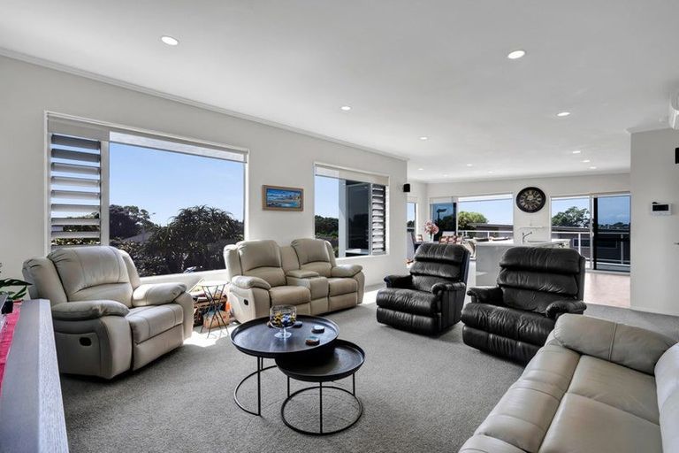 Photo of property in 18 Parkvue Drive, Bell Block, New Plymouth, 4312