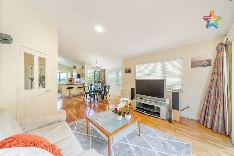 Photo of property in 93 Cedar Street, Maungaraki, Lower Hutt, 5010