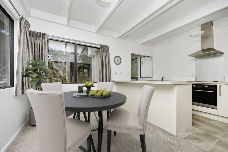 Photo of property in 2/41 Merriefield Avenue, Forrest Hill, Auckland, 0620